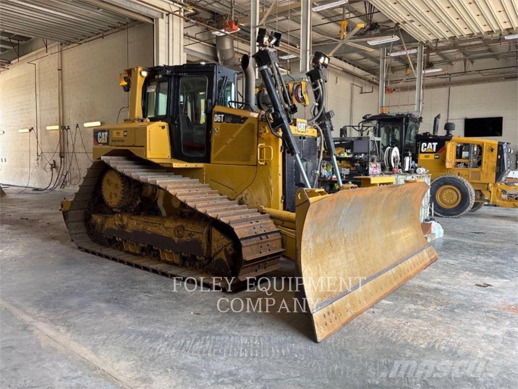 CAT D6TLGPVPA بلدوزرات مجنزرة