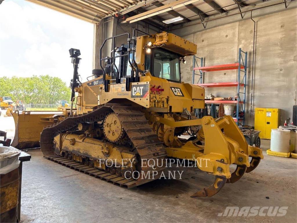 CAT D6TLGPVPA بلدوزرات مجنزرة