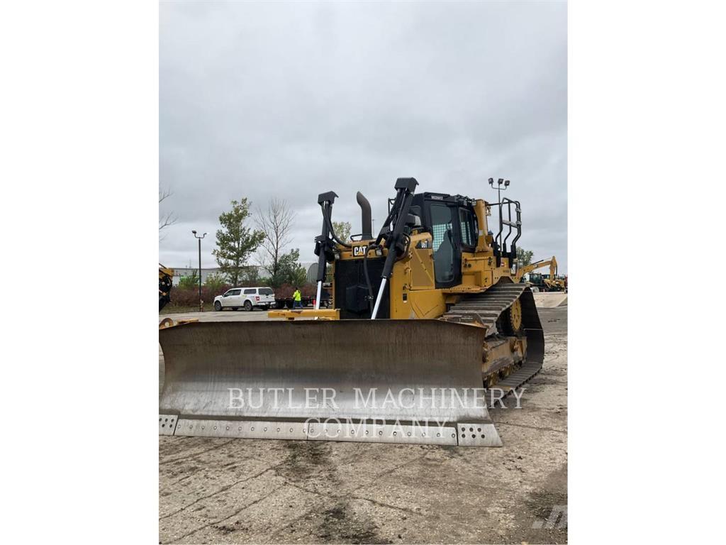 CAT D6TLGPVW بلدوزرات مجنزرة