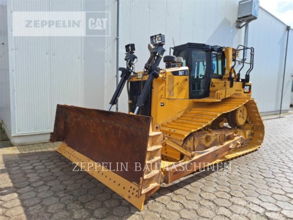 CAT D6TM بلدوزرات مجنزرة