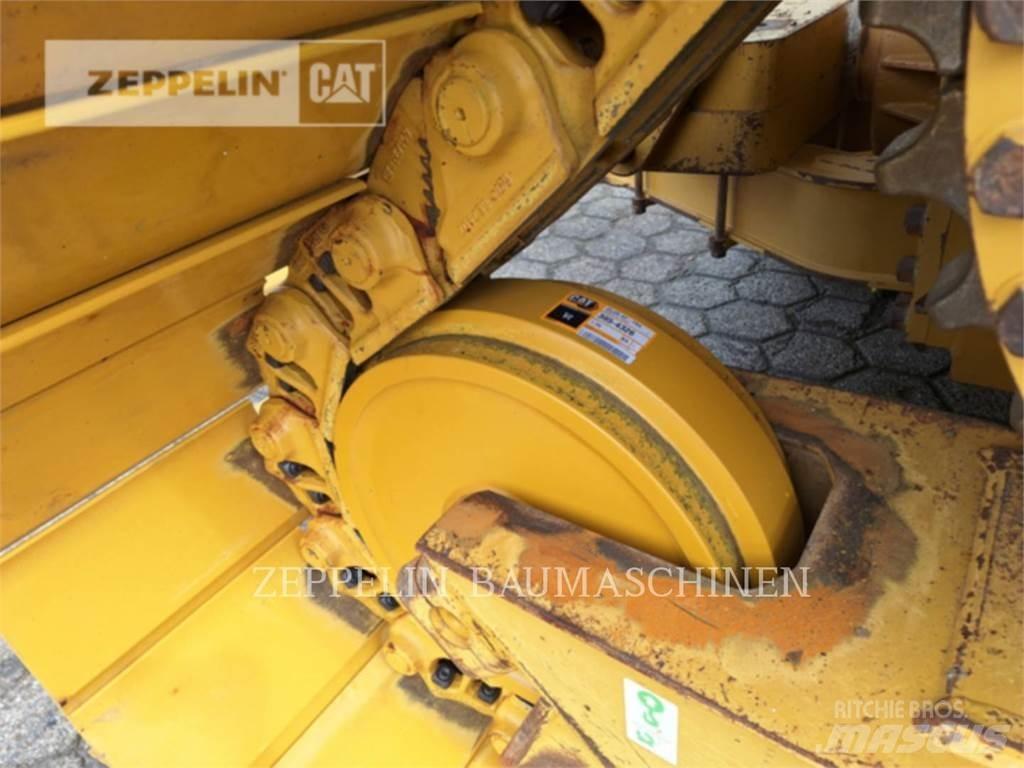 CAT D6TM بلدوزرات مجنزرة