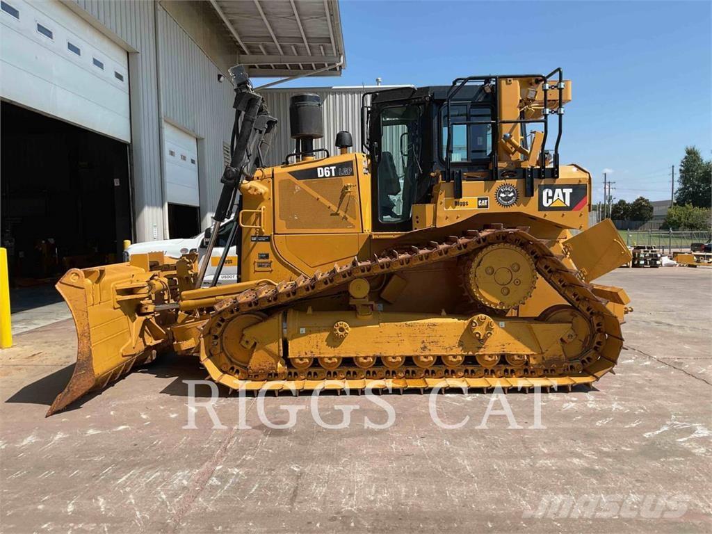 CAT D6TVP بلدوزرات مجنزرة