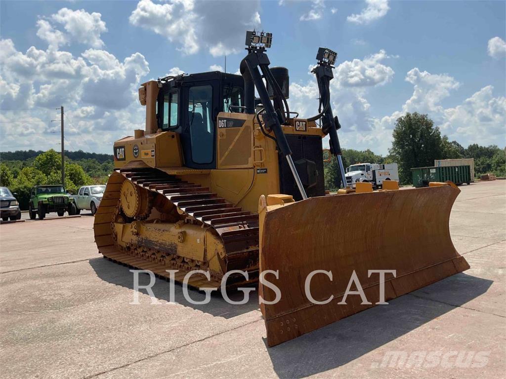 CAT D6TVP بلدوزرات مجنزرة