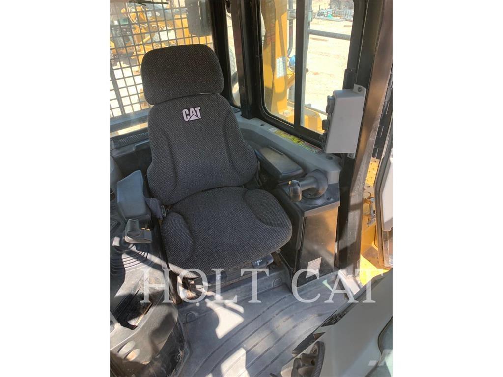 CAT D6TVP بلدوزرات مجنزرة