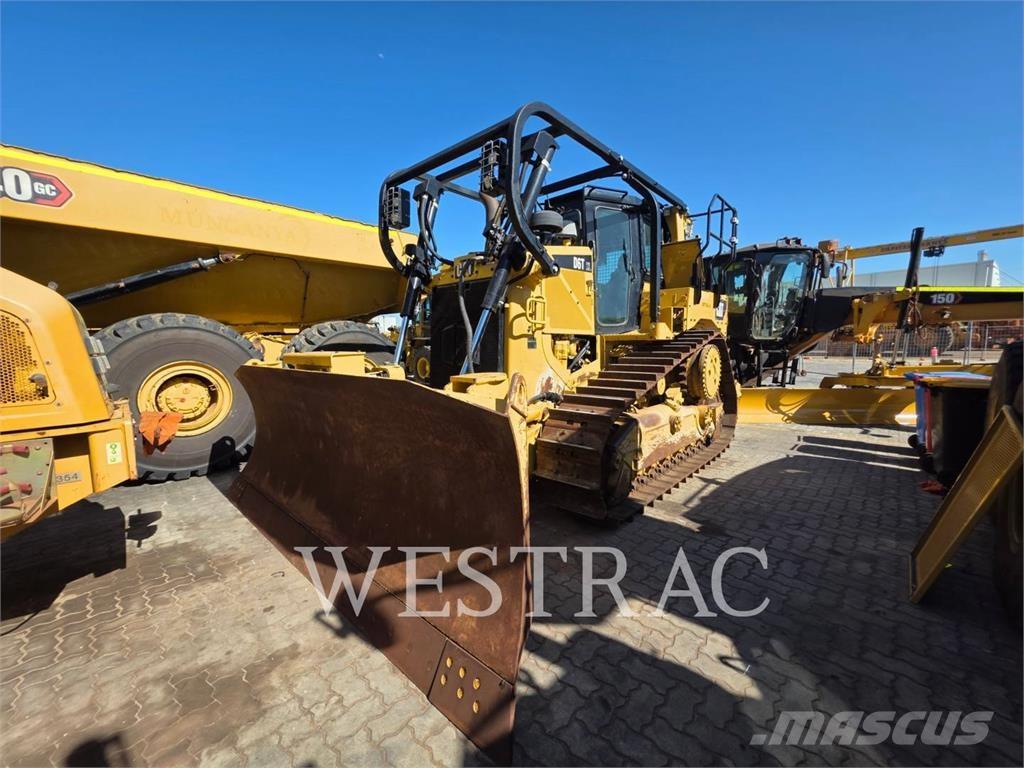 CAT D6TVP بلدوزرات مجنزرة