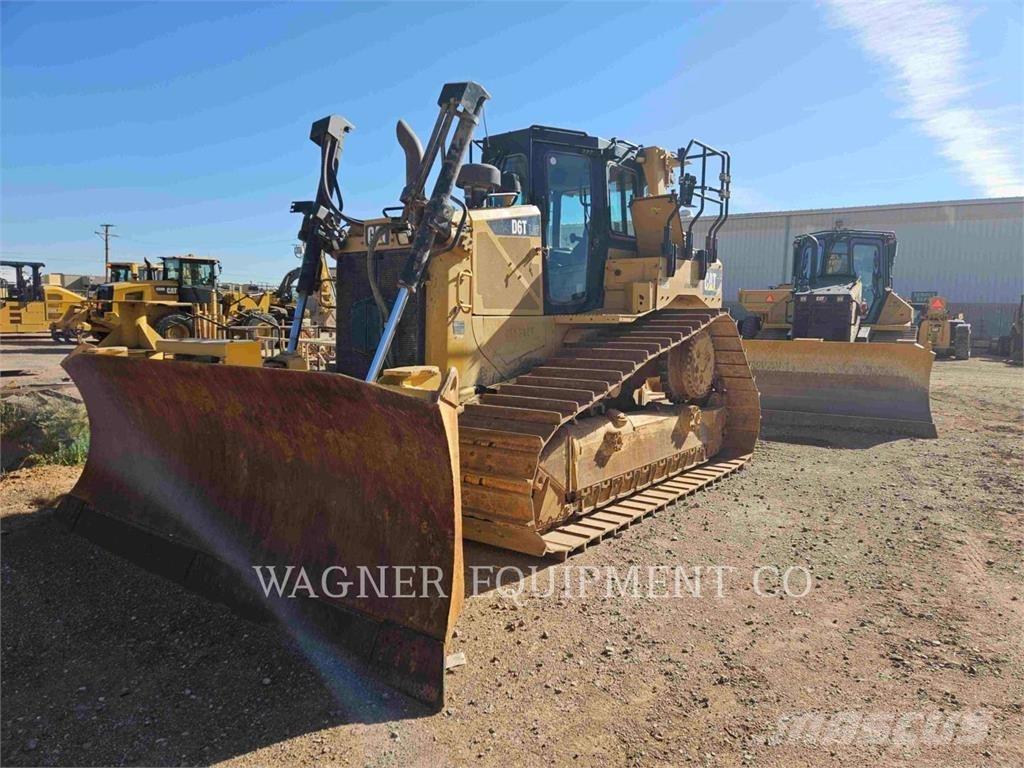 CAT D6TVP بلدوزرات مجنزرة