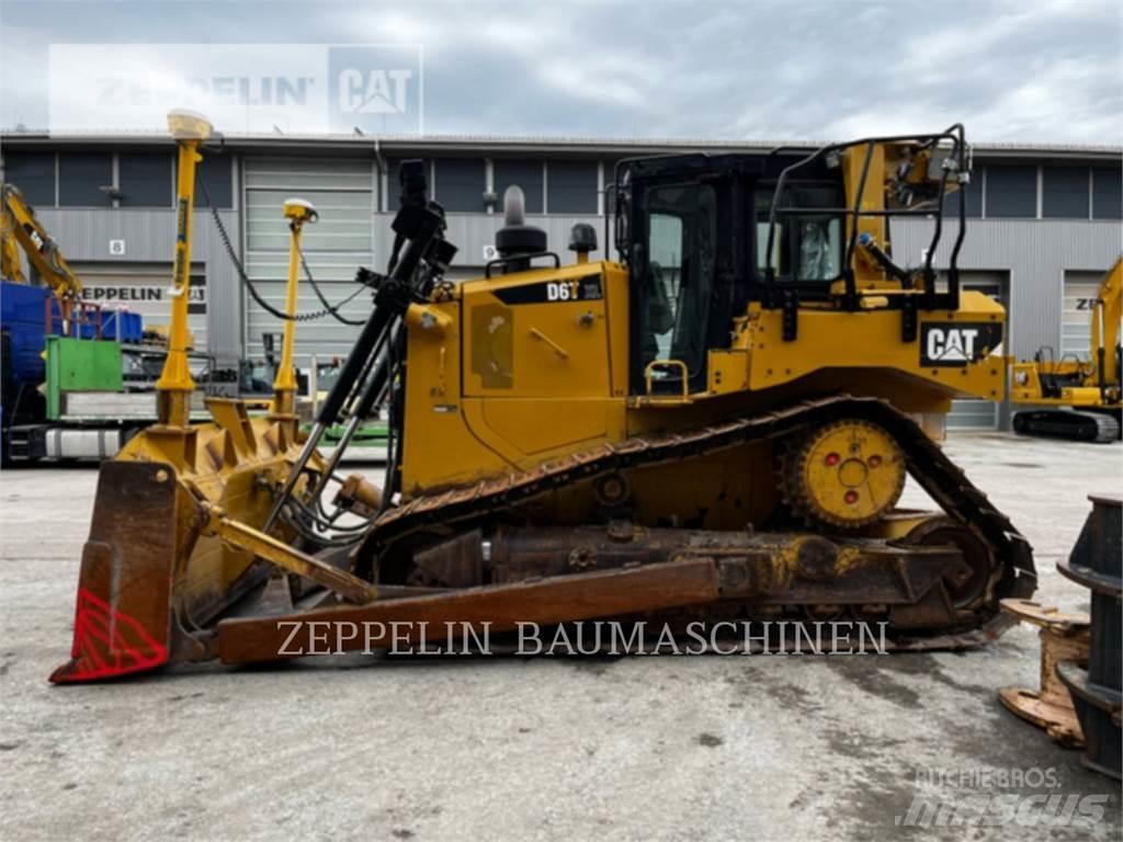 CAT D6TXL بلدوزرات مجنزرة