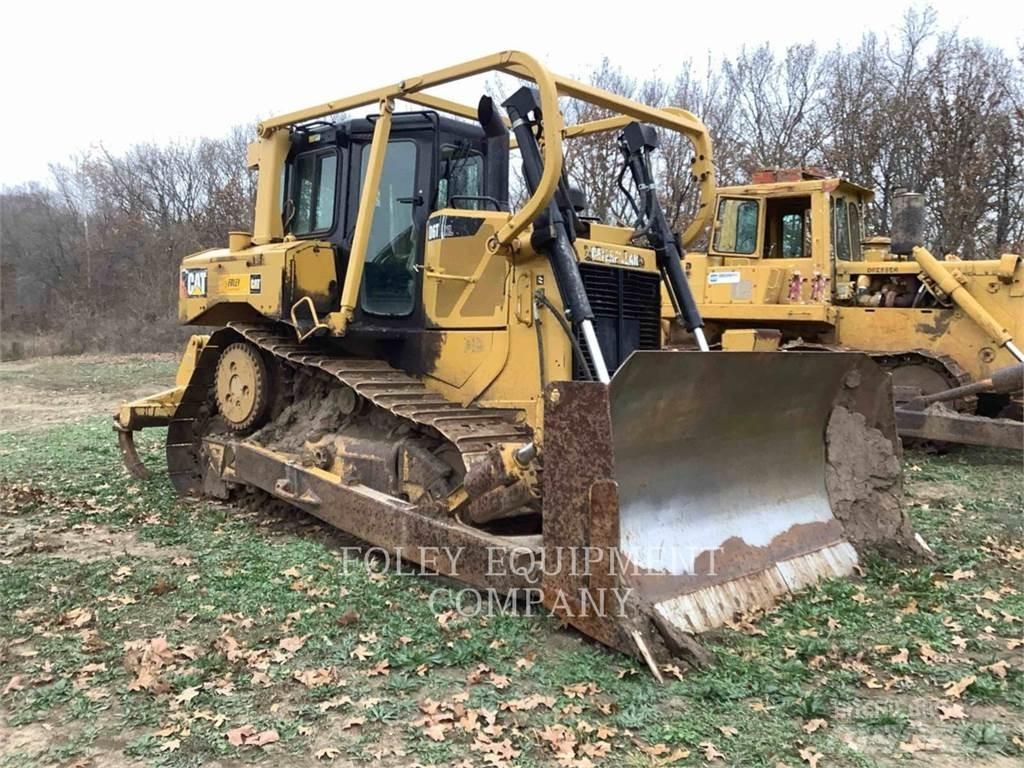 CAT D6TXLSU بلدوزرات مجنزرة