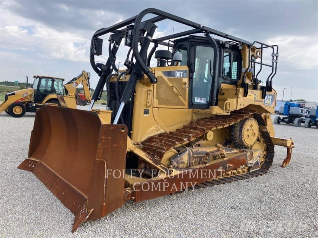 CAT D6TXLSUA بلدوزرات مجنزرة
