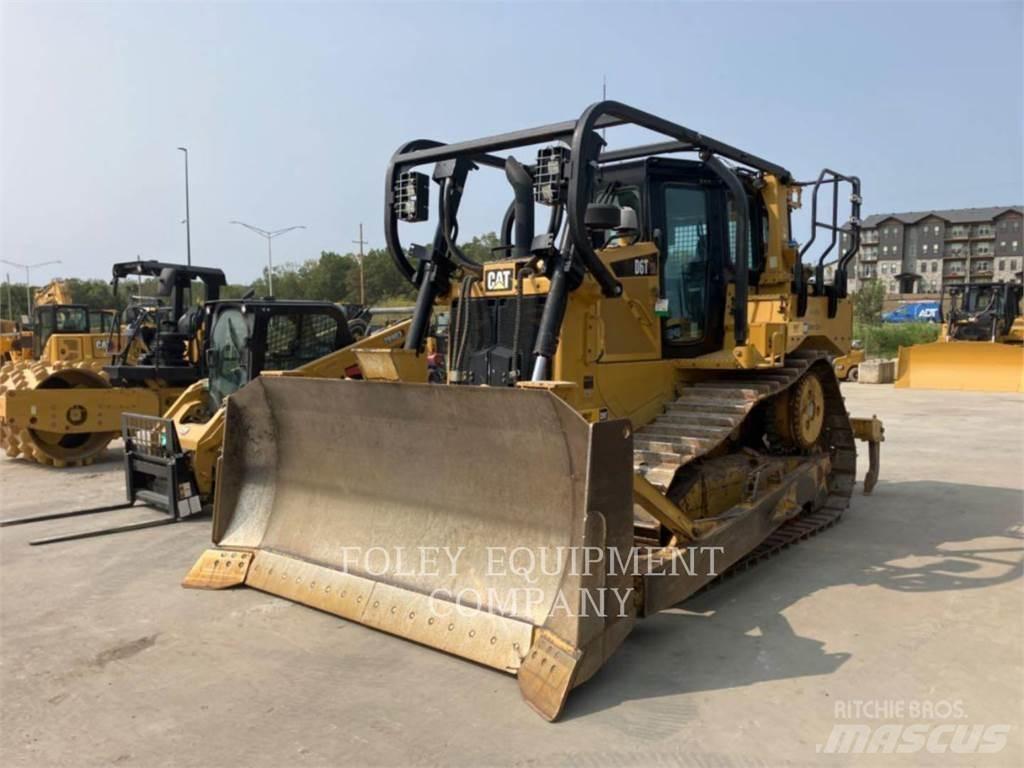 CAT D6TXLSUA بلدوزرات مجنزرة