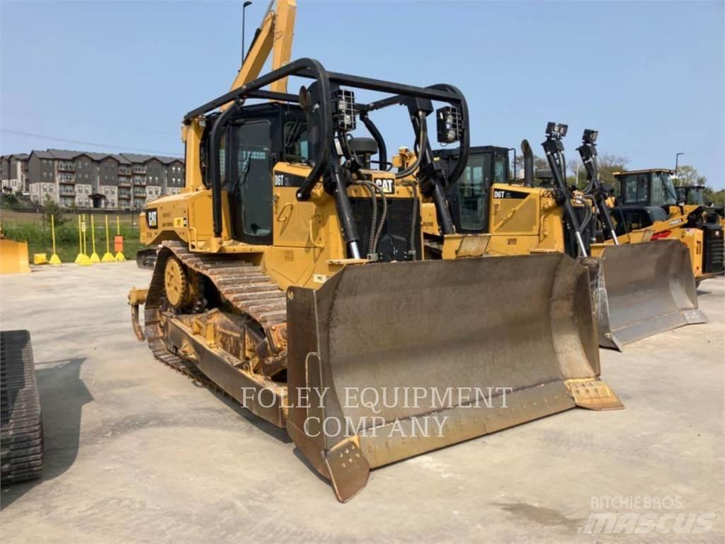 CAT D6TXLSUA بلدوزرات مجنزرة