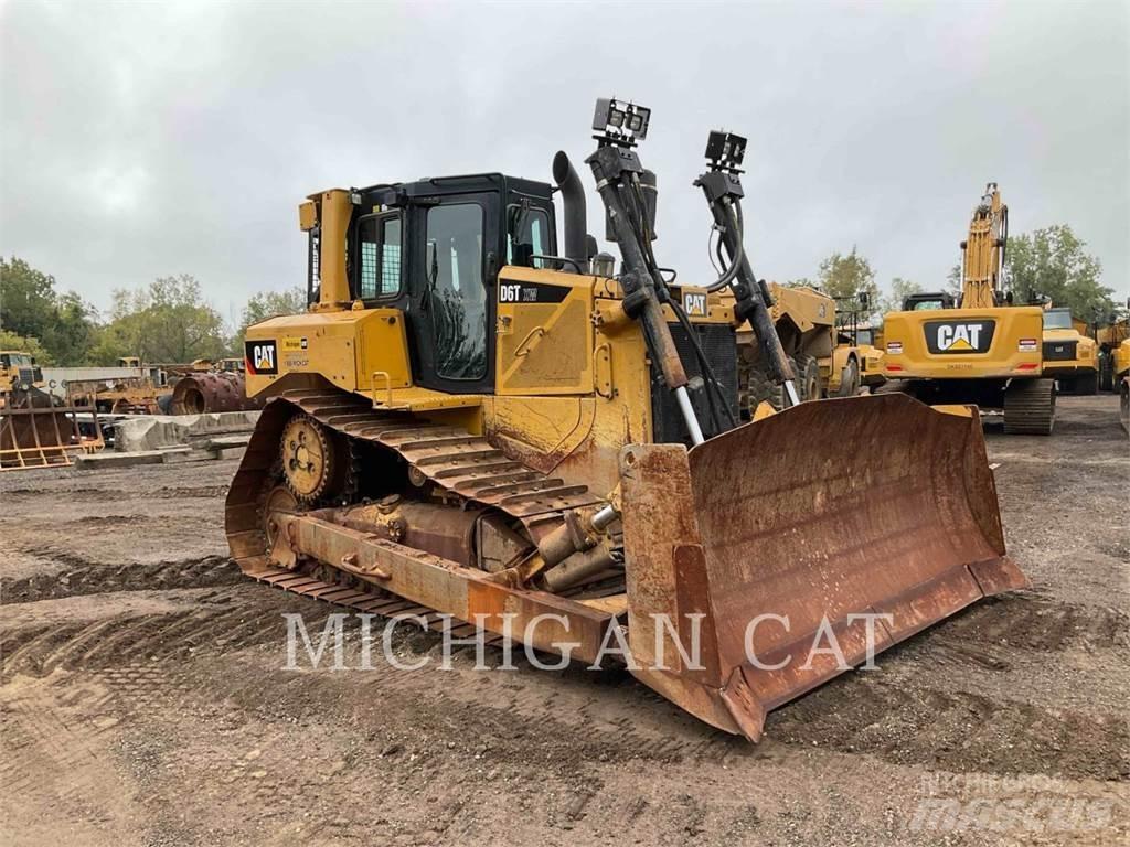 CAT D6TXW AW بلدوزرات مجنزرة