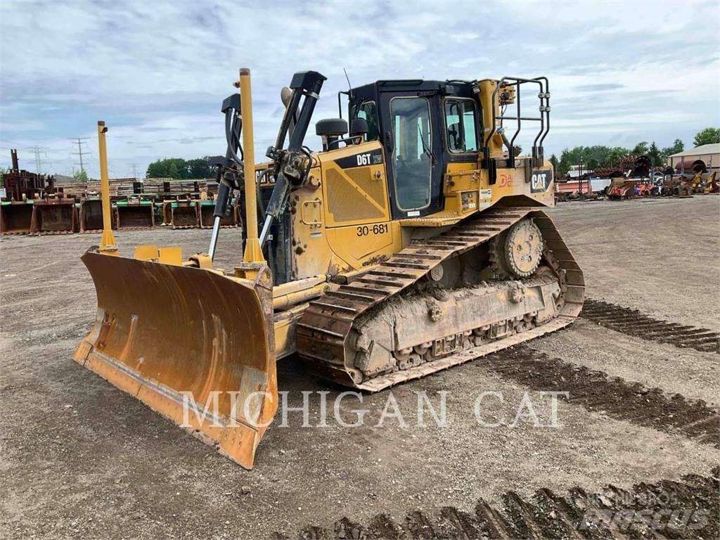 CAT D6TXW VZ24F بلدوزرات مجنزرة