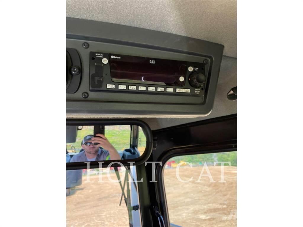 CAT D6XELGPVP3 بلدوزرات مجنزرة