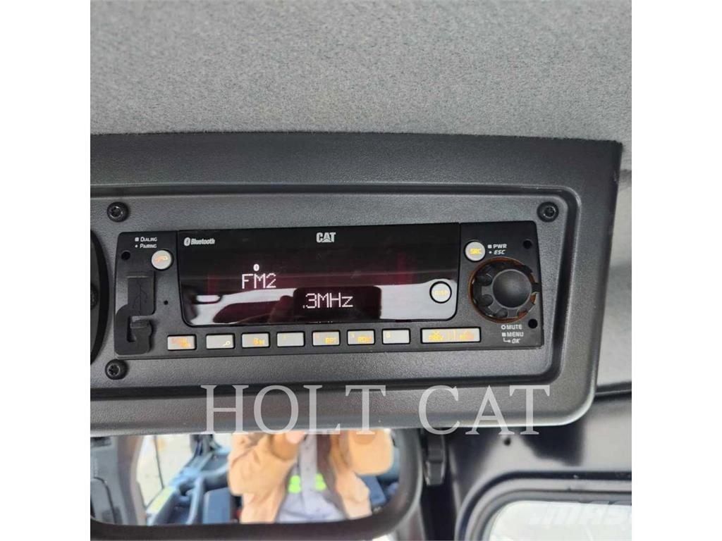 CAT D6XELGPVP3 بلدوزرات مجنزرة