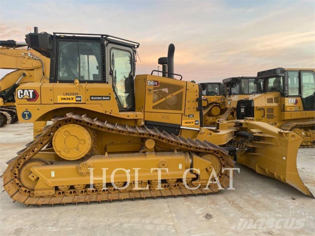 CAT D6XELGPVP3 بلدوزرات مجنزرة