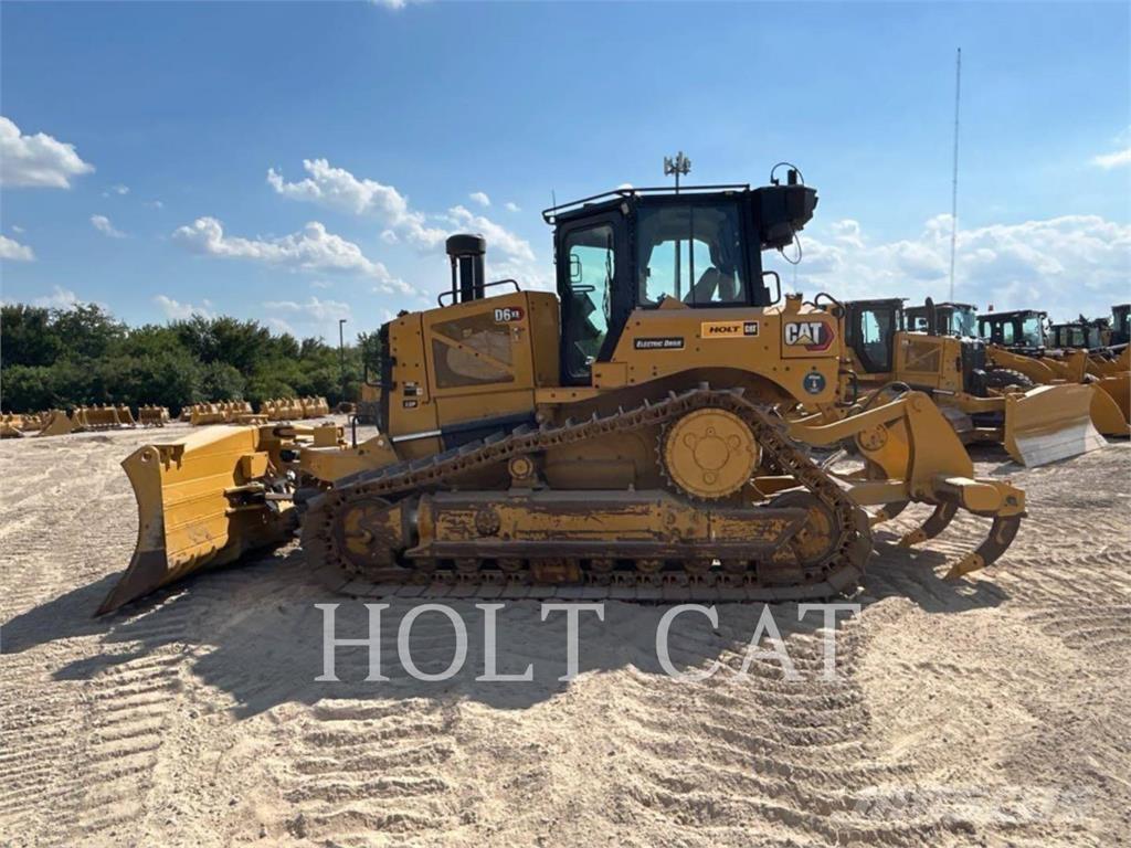 CAT D6XELGPVP3 بلدوزرات مجنزرة