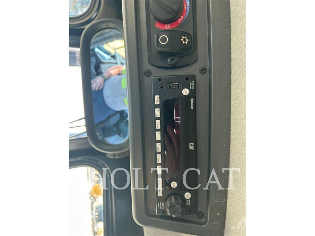 CAT D6XELGPVP3 بلدوزرات مجنزرة