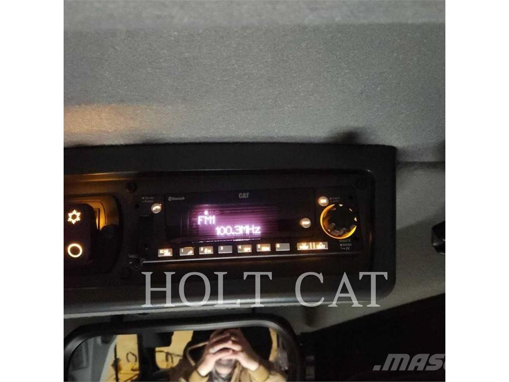 CAT D6XELGPVP3 بلدوزرات مجنزرة