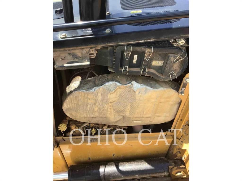 CAT D6XELGPVPT بلدوزرات مجنزرة