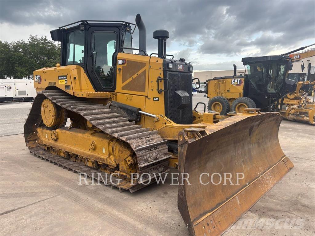 CAT D6XEVPAT بلدوزرات مجنزرة