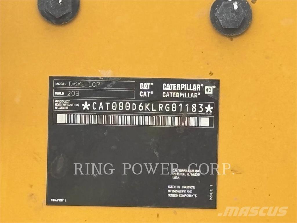 CAT D6XEVPAT بلدوزرات مجنزرة