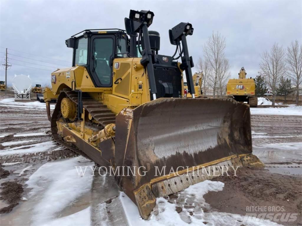 CAT D7 بلدوزرات مجنزرة