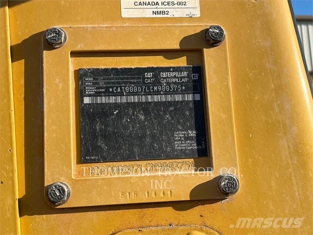 CAT D7 بلدوزرات مجنزرة
