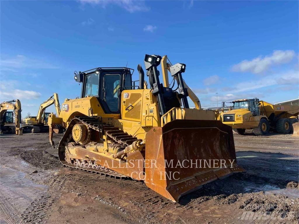 CAT D7 بلدوزرات مجنزرة