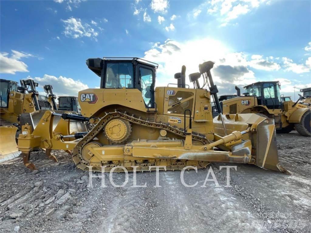 CAT D7 بلدوزرات مجنزرة