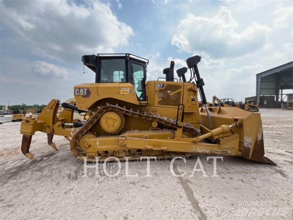 CAT D7 بلدوزرات مجنزرة