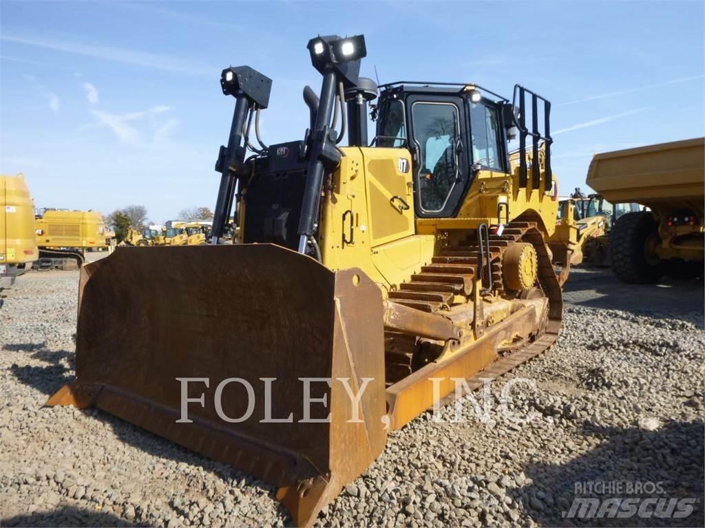 CAT D7-17 بلدوزرات مجنزرة