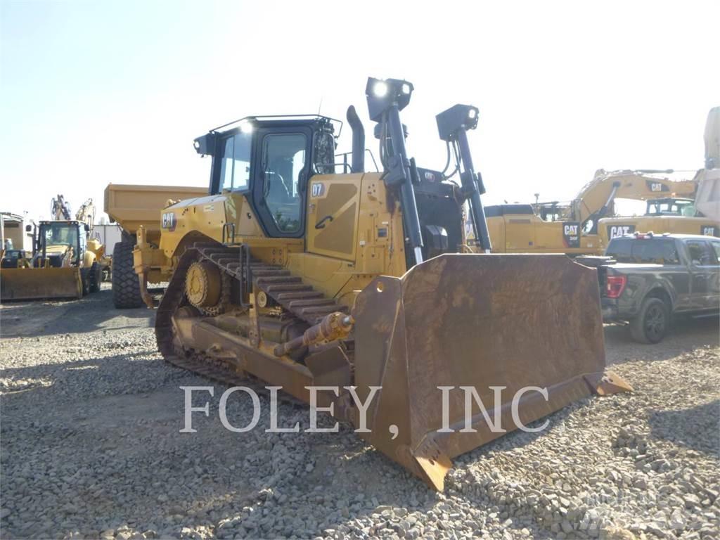 CAT D7-17 بلدوزرات مجنزرة