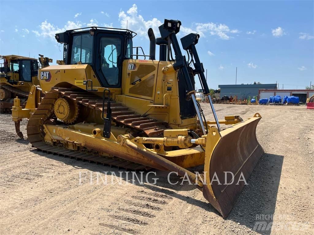 CAT D7-17 بلدوزرات مجنزرة