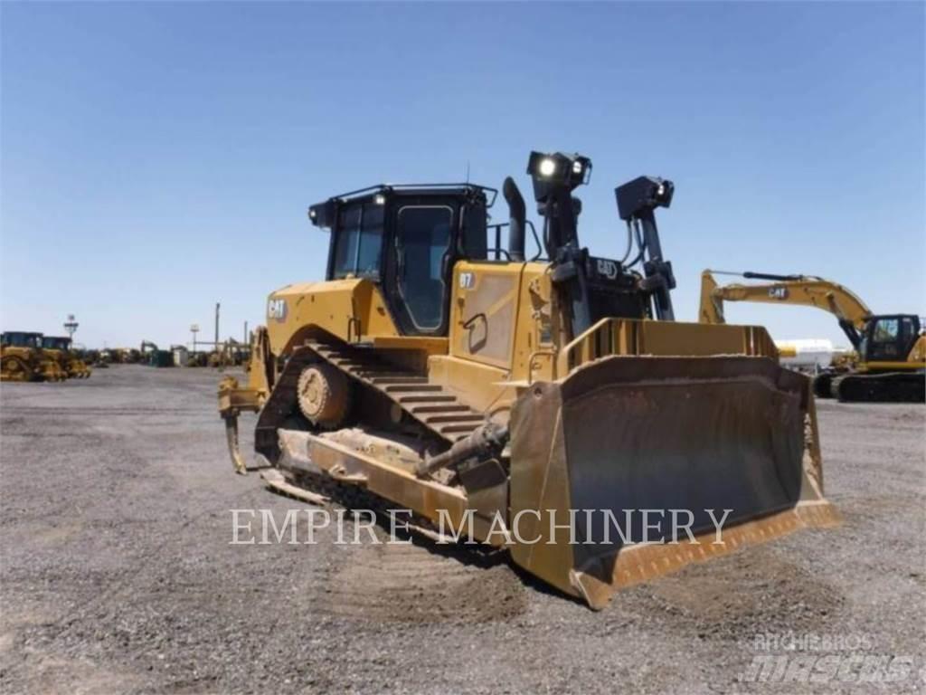 CAT D7-17 بلدوزرات مجنزرة