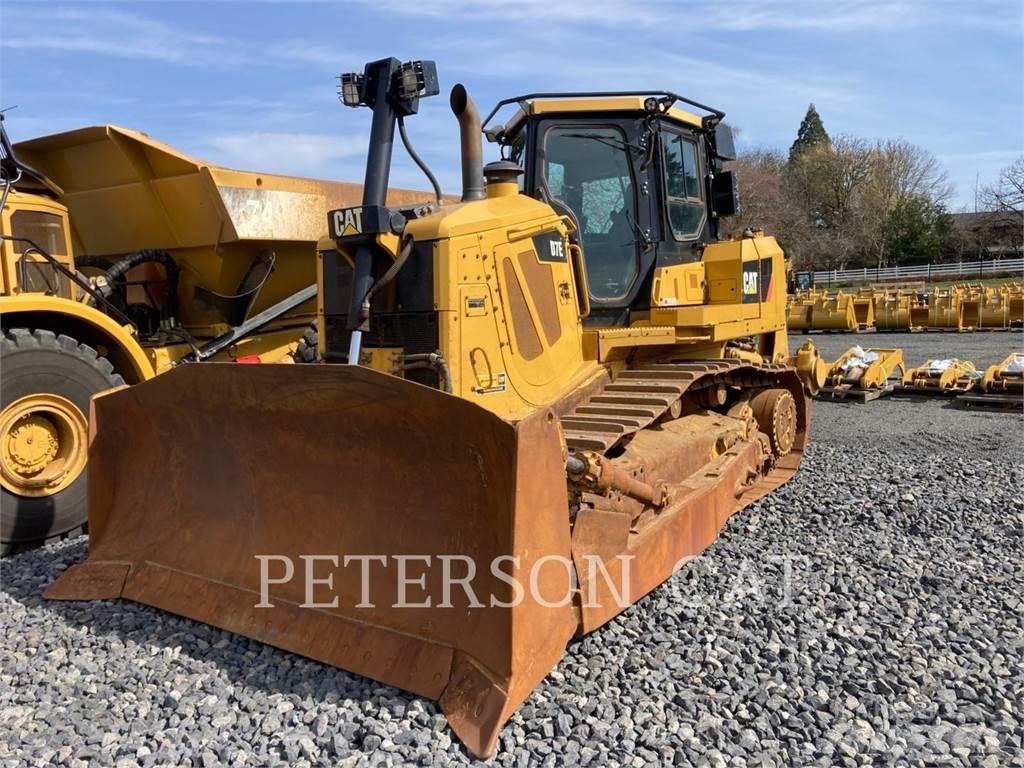 CAT D7E بلدوزرات مجنزرة