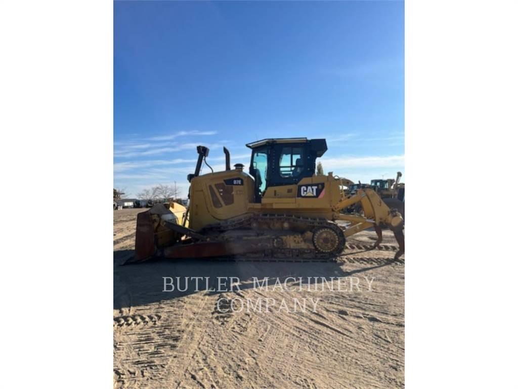 CAT D7E بلدوزرات مجنزرة