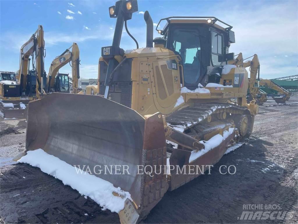 CAT D7E بلدوزرات مجنزرة