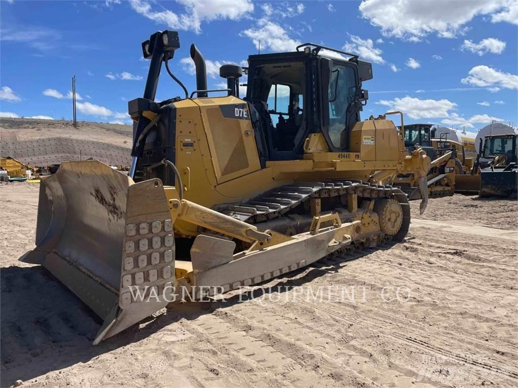 CAT D7E بلدوزرات مجنزرة