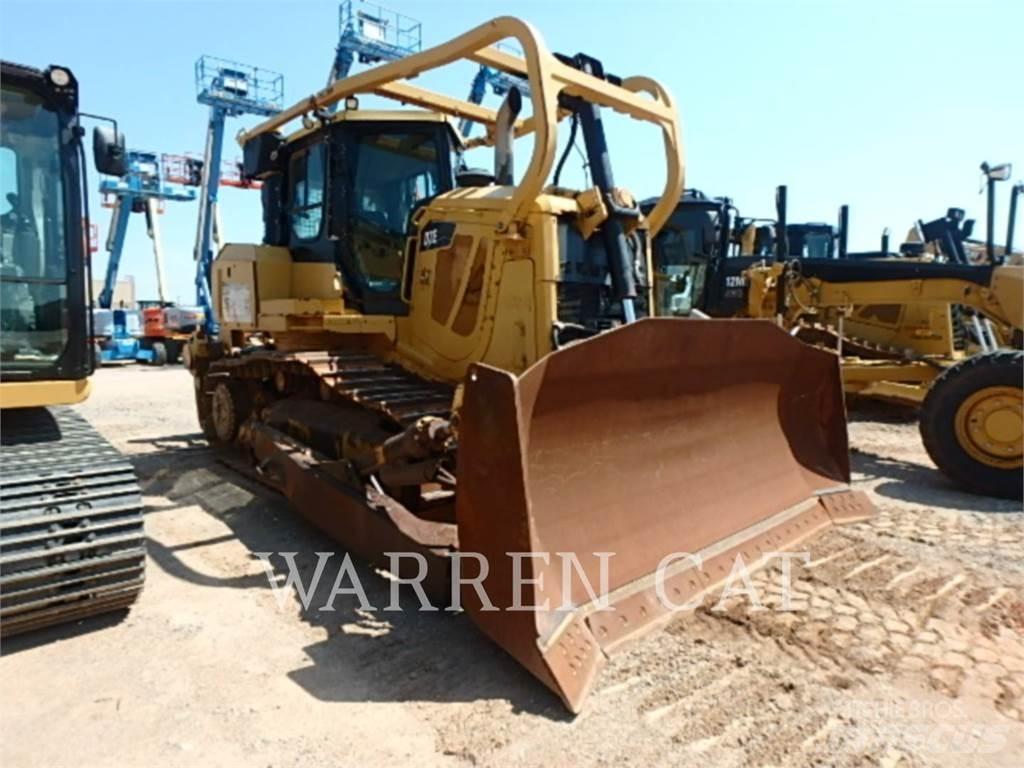 CAT D7E ARO بلدوزرات مجنزرة