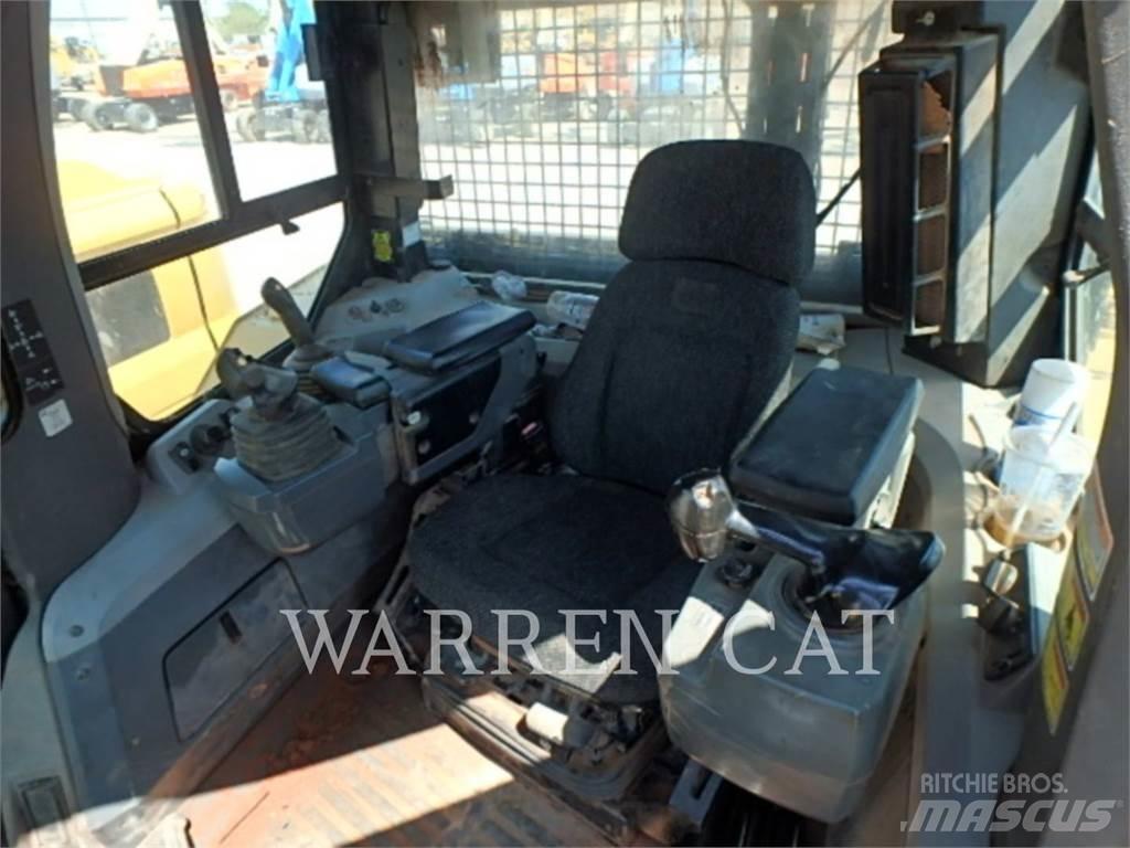 CAT D7E ARO بلدوزرات مجنزرة
