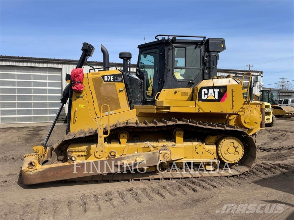 CAT D7E LGP بلدوزرات مجنزرة