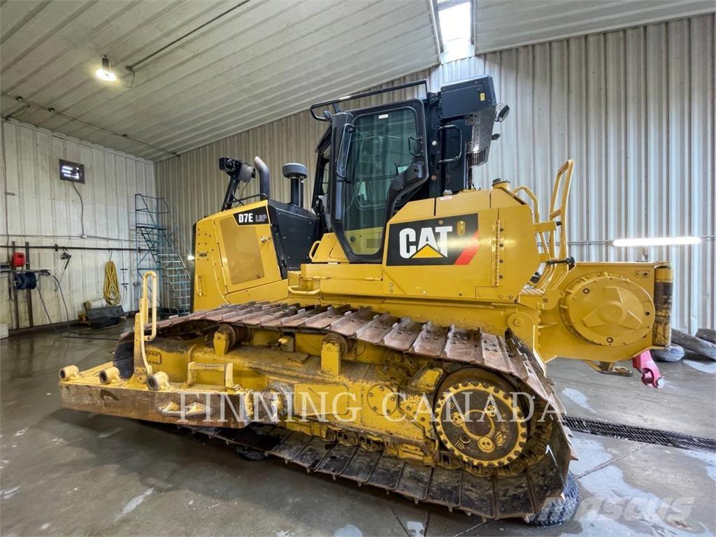 CAT D7E LGP بلدوزرات مجنزرة