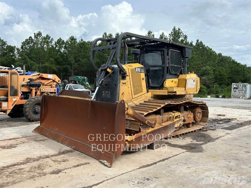 CAT D7ELGP بلدوزرات مجنزرة