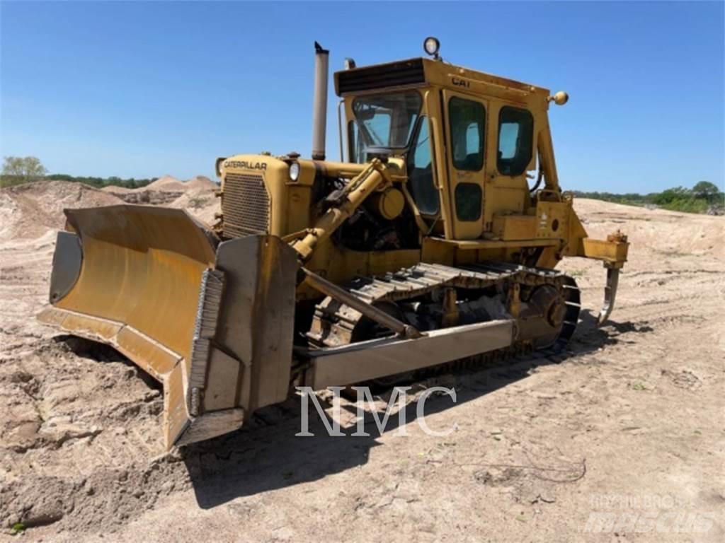 CAT D7G بلدوزرات مجنزرة