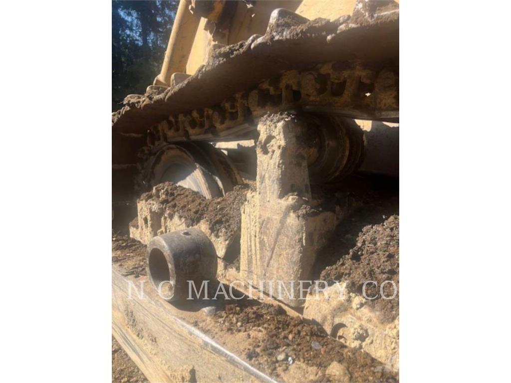 CAT D7G بلدوزرات مجنزرة