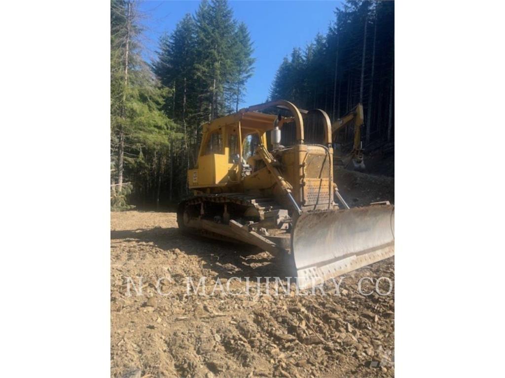 CAT D7G بلدوزرات مجنزرة