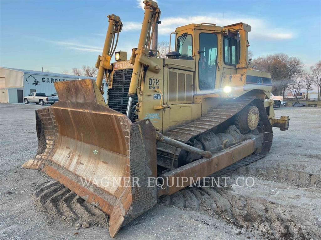 CAT D7HII بلدوزرات مجنزرة