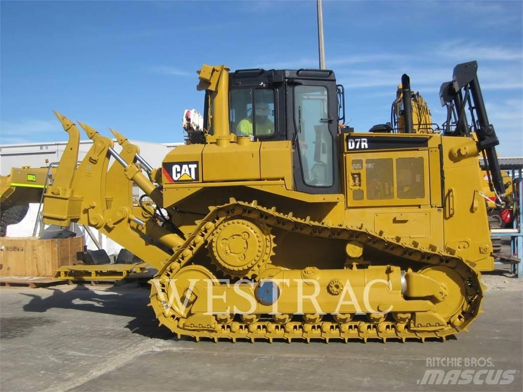 CAT D7R بلدوزرات مجنزرة