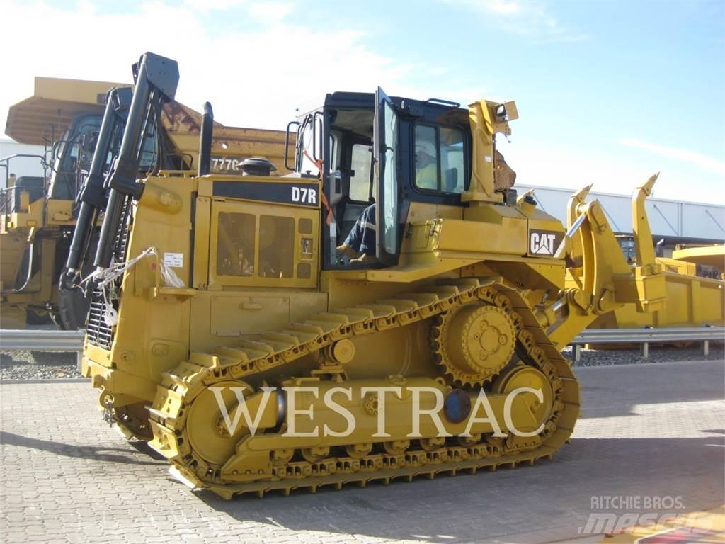 CAT D7R بلدوزرات مجنزرة